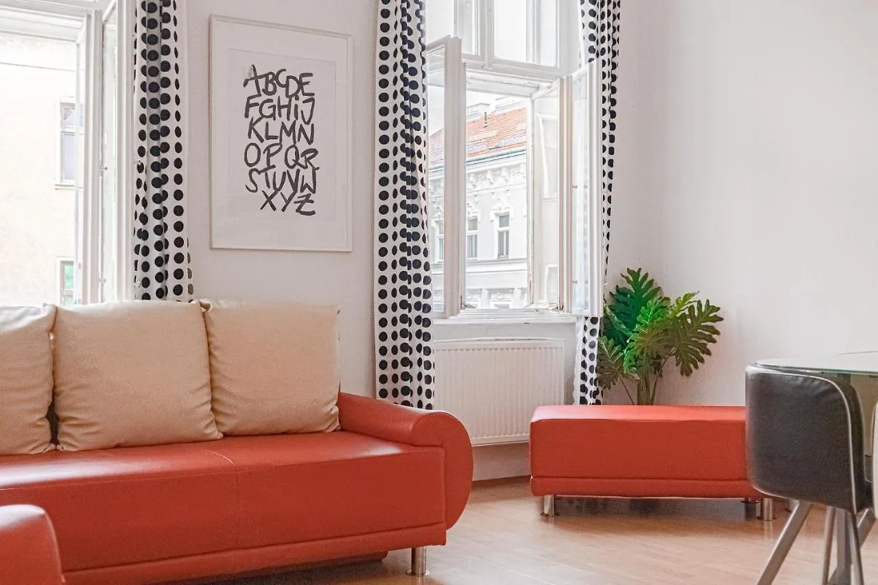 Typical 2Br Viennese Apartment Wiener Stadthalle 0*, Vienna